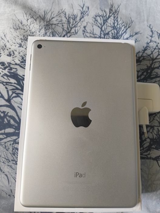 Apple iPad Mini 4 16GB WiFi. Като нов!