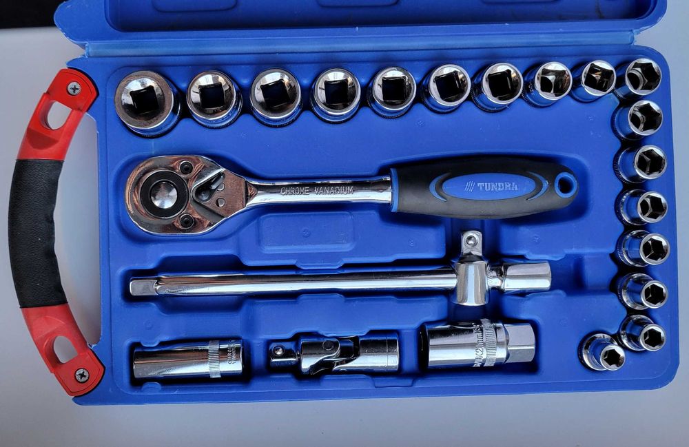 Продаю набор инструментов головок