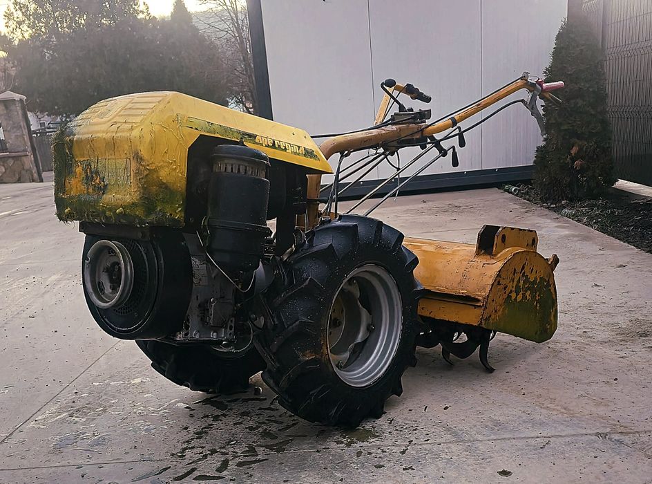 Vând motocultor Grillo 14cp diesel pornire  la sfoară