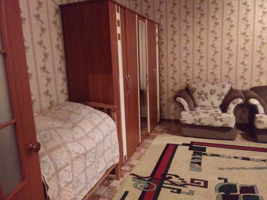 Сдается 1 комн кв в 10 мкр.