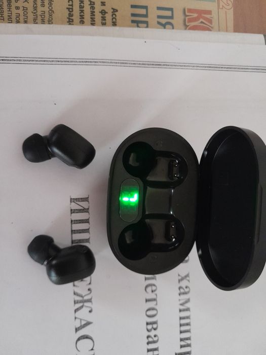 Продаю наушники новые, не дорого.