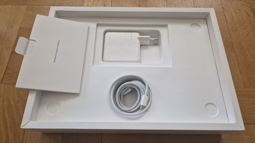 Macbook Pro 13 A2251 2020 i5 2.0ghz 16/512