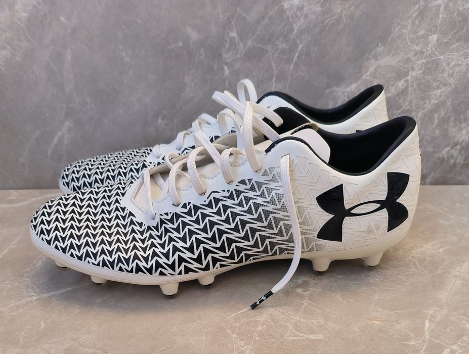 Under Armour футболни обувки бутонки 44 номер