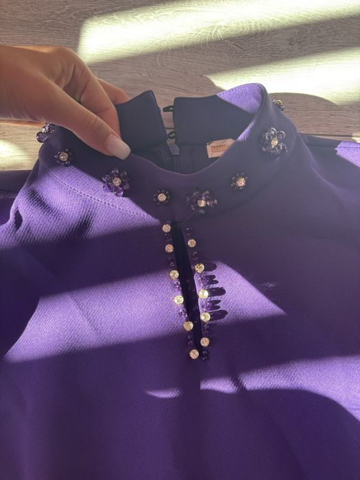 Лилава модерна рокля