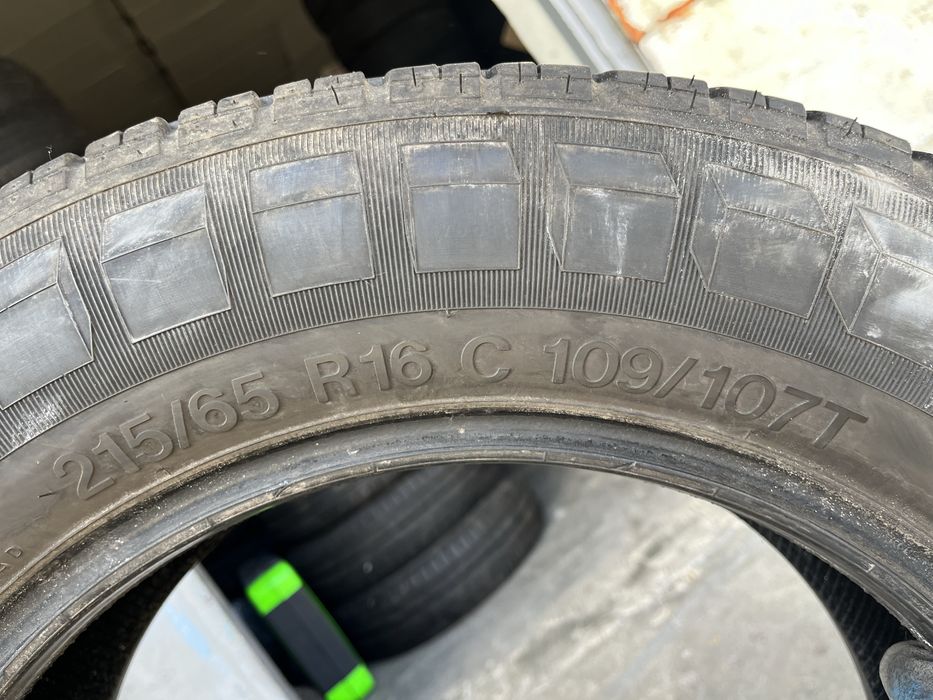 2 бр. гуми за бус 215/65/16C Vredestein DOT 0918 6,5 mm