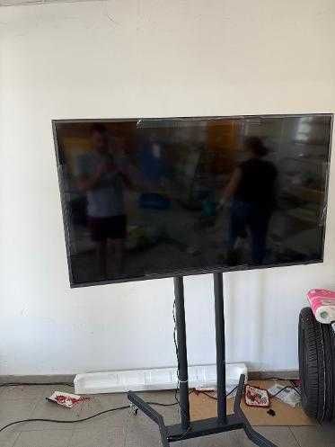 TV diagonala 140 cm, NEI + suport