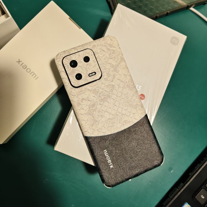 Смартфон  Xiaomi 13