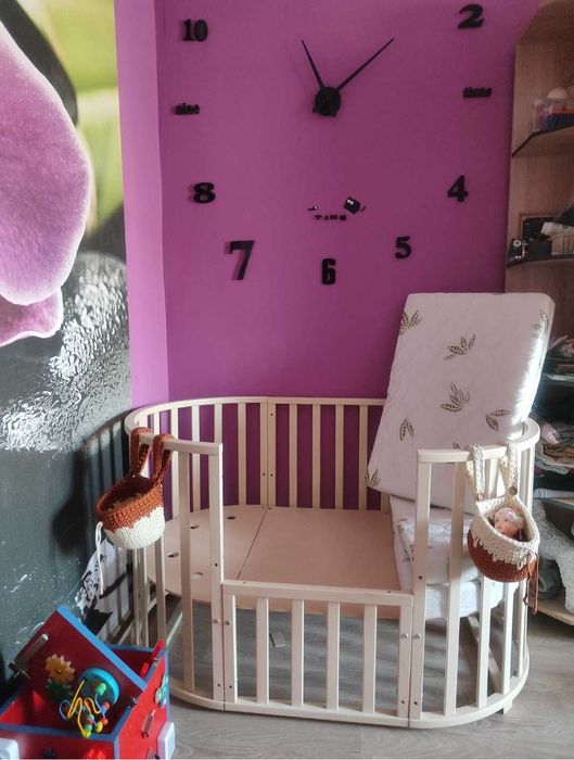 Кроватка с маятником