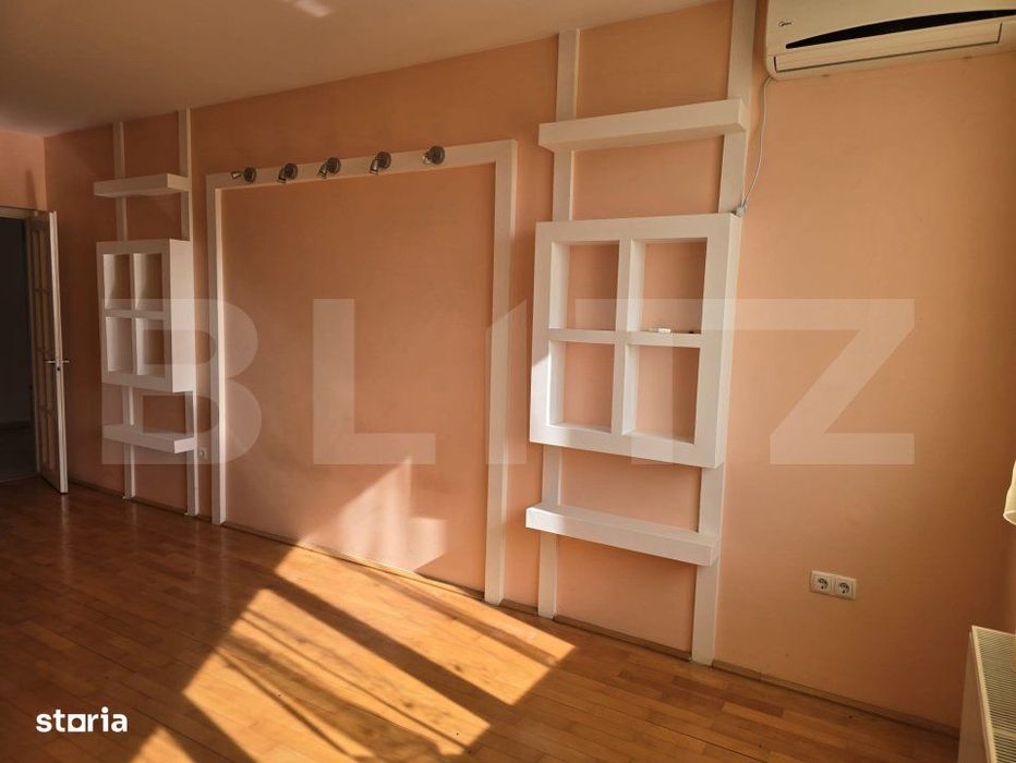 Casa  cu piscina ,7 camere, 447 mp - teren 1535mp, Vetis
