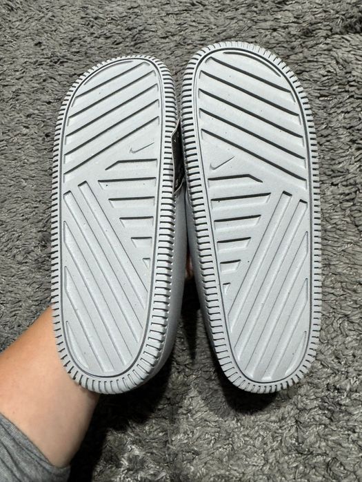 Nou cu etichetă :Șlapi Nike marimea 38