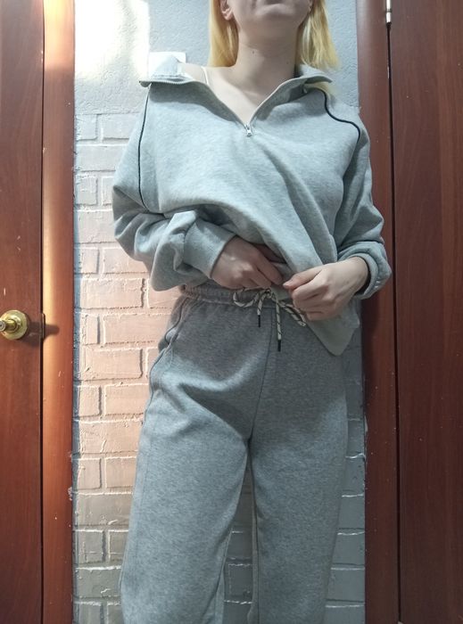 Продам Серый Костюм