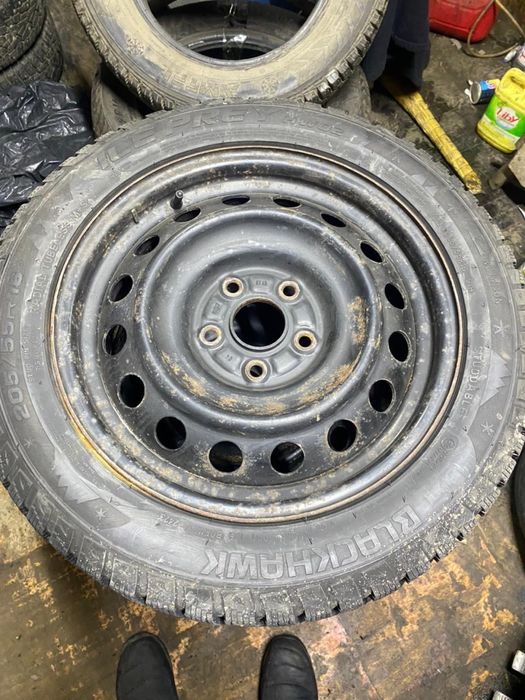 Диски с  шинами  Камри  р16