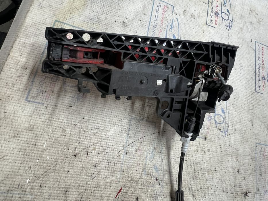 maner exterior dreapta fata audi a4 b8 2011