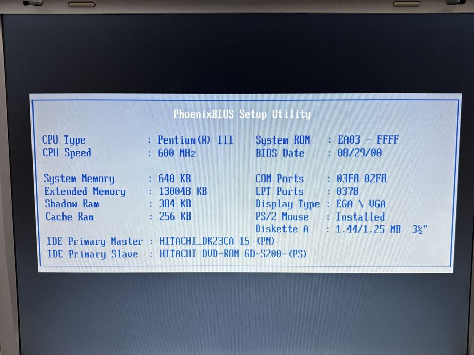 Laptop Lifetec Pentium 3