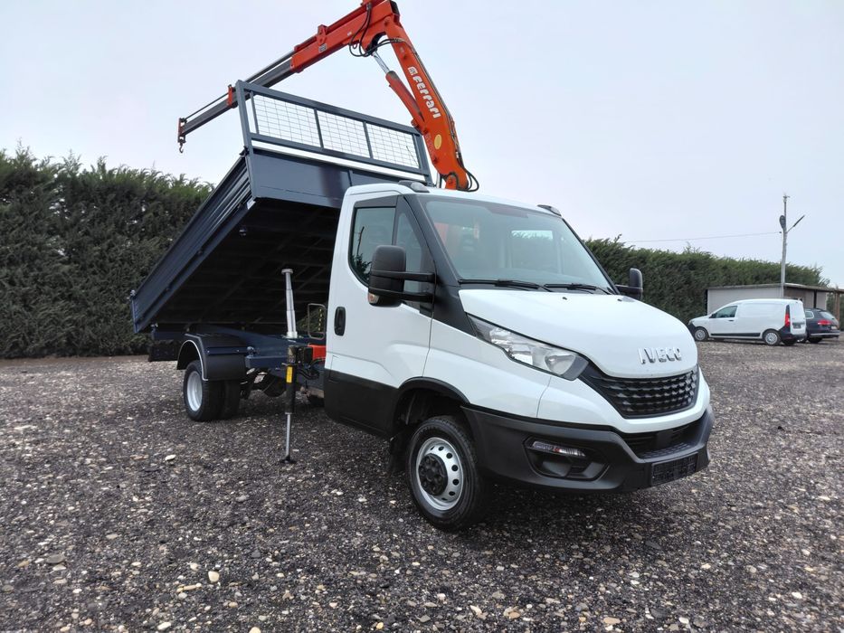 Iveco Daily 35 basculabil cu macara categoria B
