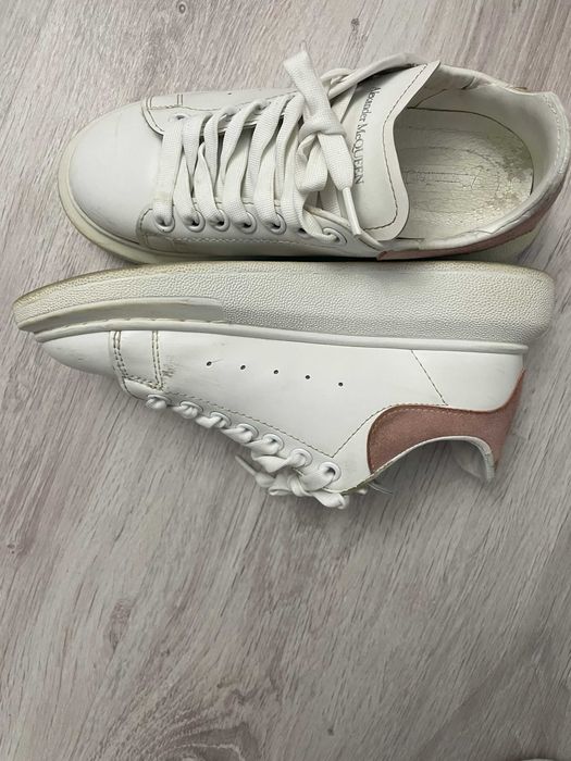 Vand adidasi Alexander McQueen