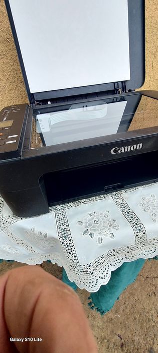 Vând imprimanta CANON