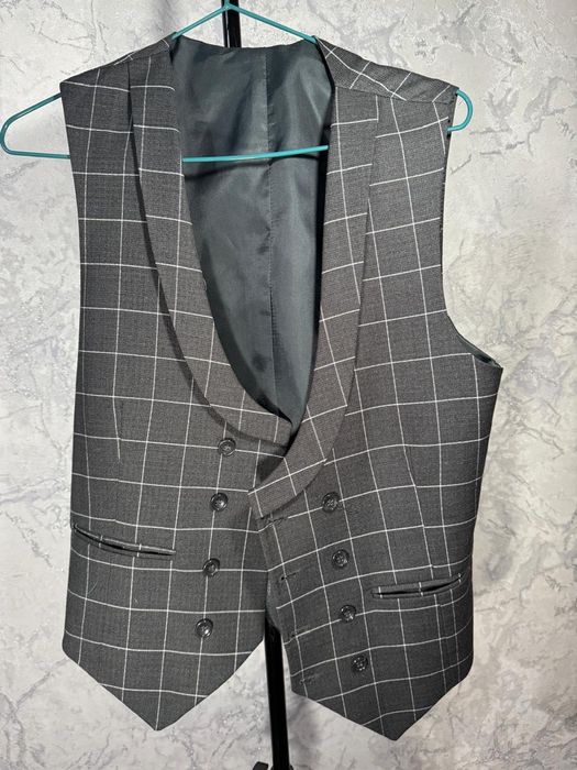 Продам костюм тройка, турецкий