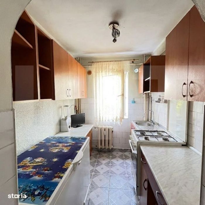 Apartament de vanzare, 2 camere, mobilat - zona Primaverii