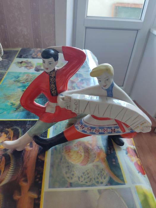 Статуэтки из  фарфора