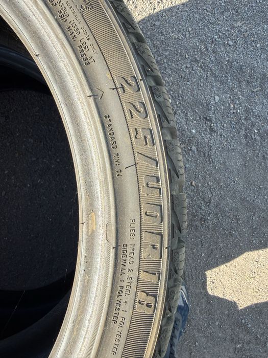 Продам резину R18.  225/40