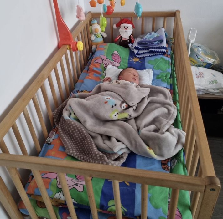 Vand patut din lemn cu saltea de bambus