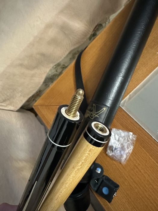 Разглобяема щека за билярд 2 части 145 см 19oz и тръбен калъф Laperti