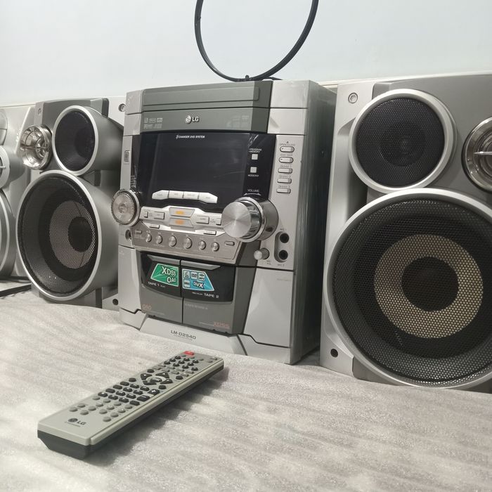 Muzikalniy sentrlar sotiladi.