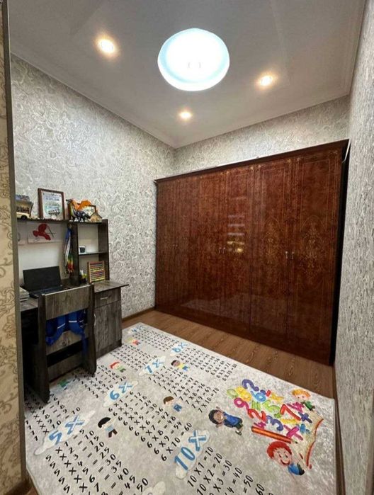 8 сотиклик ховли сотувда