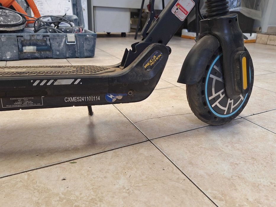 Електрическа тротинетка mega motion me5 e-scooter