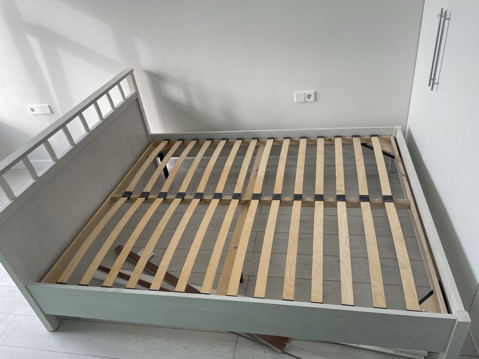 Продам кровать с матрасом