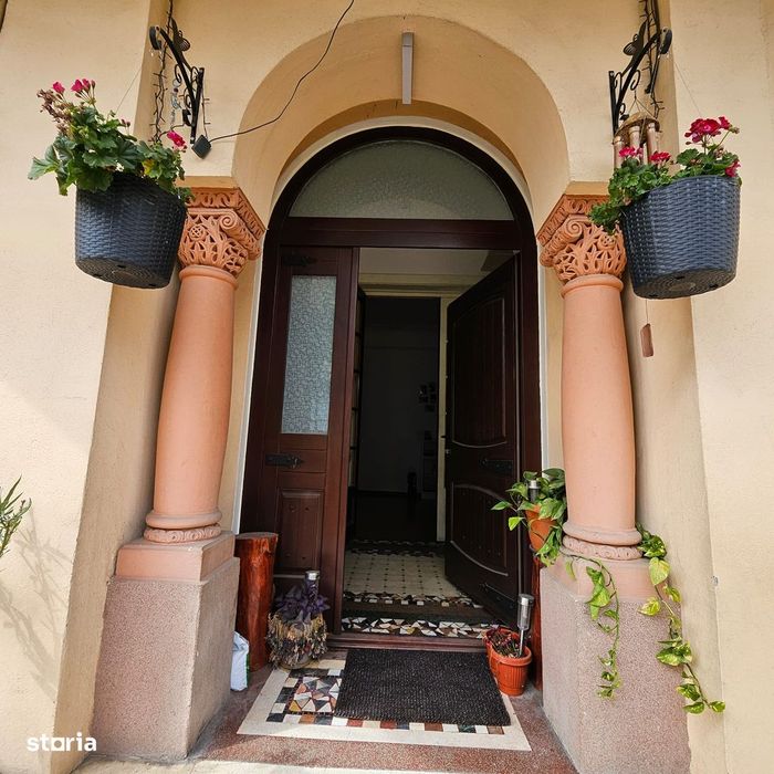 Parter 5camere in vila interbelica/curte/rezidential/comercial/renovat