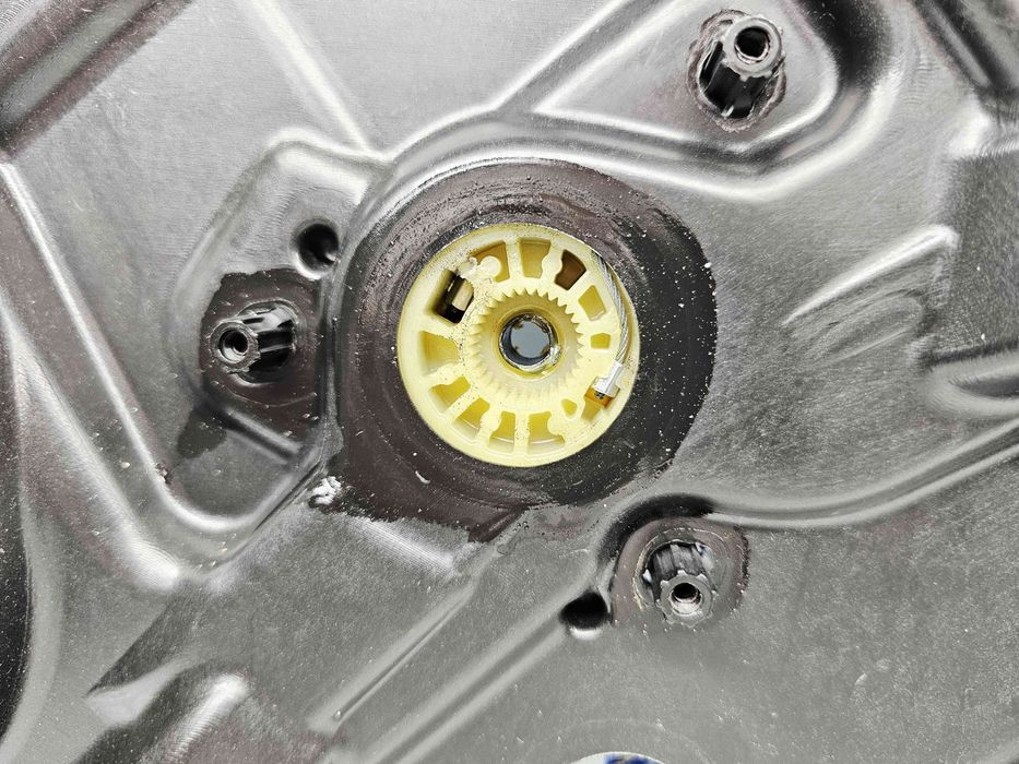 Macara electrica geam dreapta spate Volkswagen Tiguan (5N) [Fabr 2007-