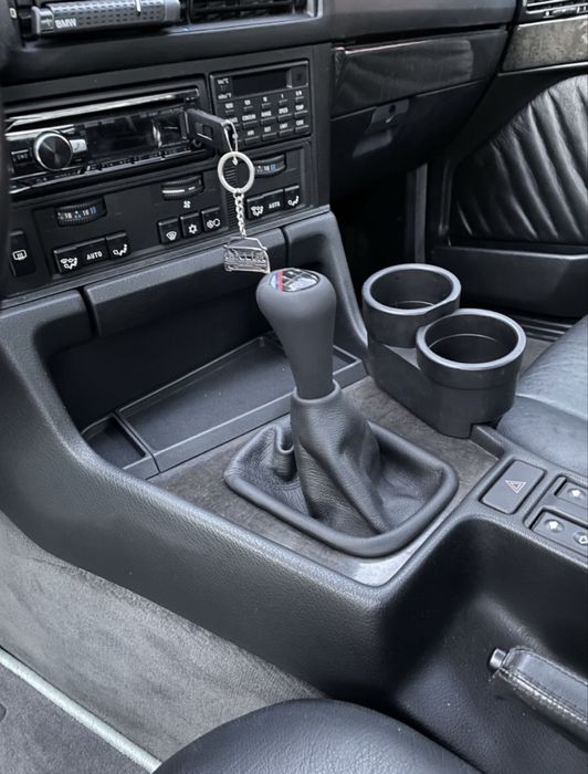 Монетница на панель кпп BMW E34