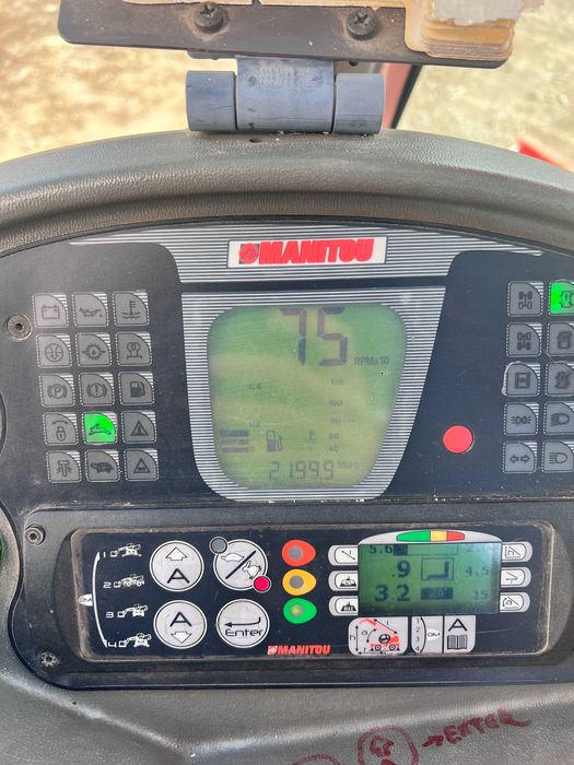 Incarcator frontal telescopic rotativ Manitou MRT1640 cu atasamente