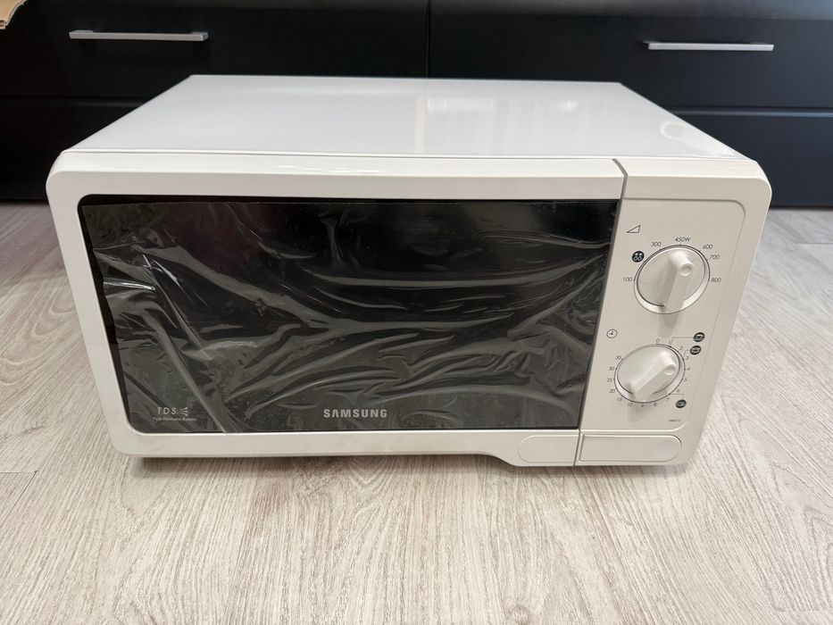 Микровълнова фурна Samsung MW71E