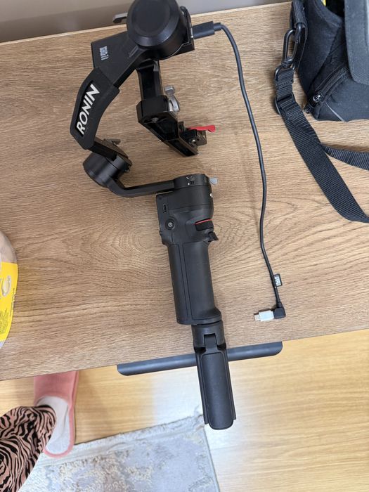 Продам стабилизатор dji RS3 mini