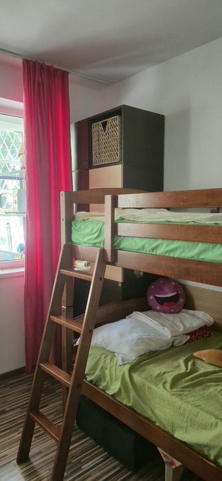 155000 euro-apartament renovat 4 camere semidecomandat la 4-7 minute de: scoala 7, parc, City, piata Brotacei, piata Tomis 3.