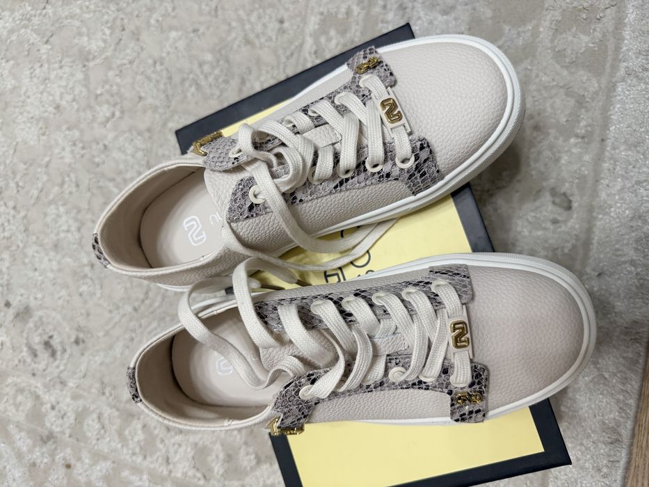 Женсая Обувь кеды.