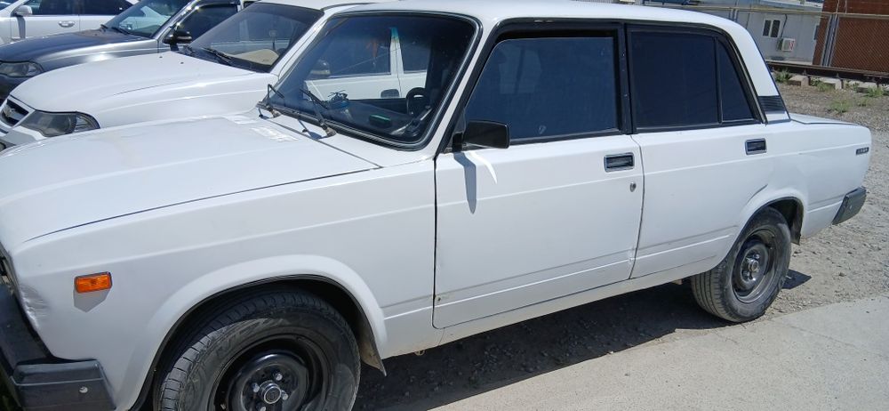 Moshin sotiladi kelishtirilgan narxda