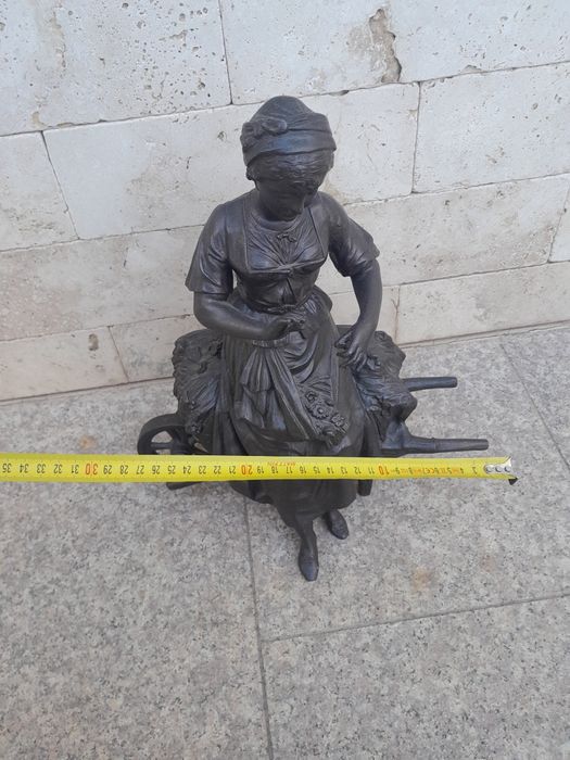 Statueta veche din antimoniu