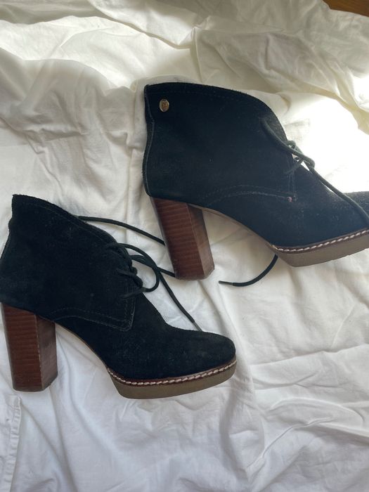 Ghete piele intoarsa cu toc Tommy Hilfiger