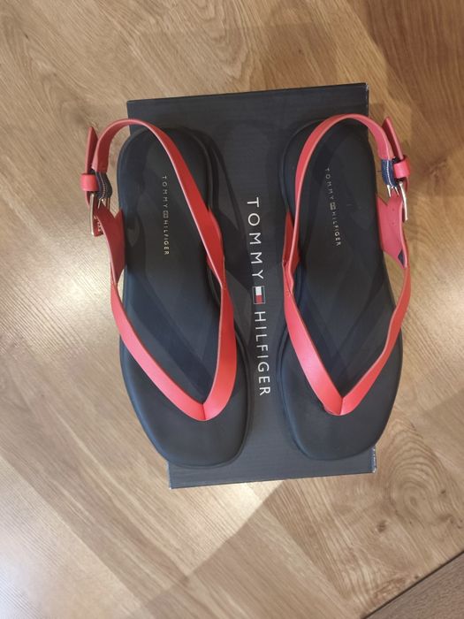 Tommy Hilfiger 39
