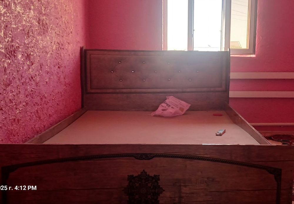 Spalni mebel sotiladi