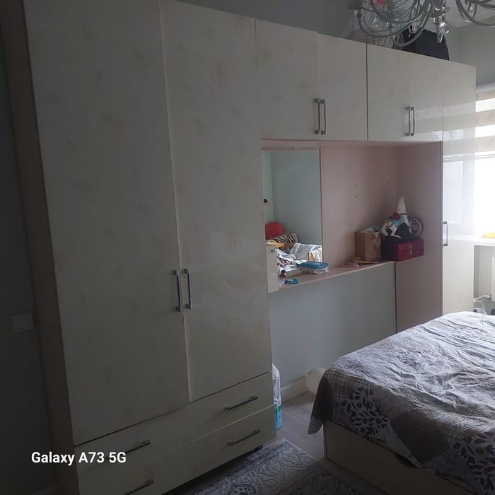 Срочно продаётся спальный гарнитур