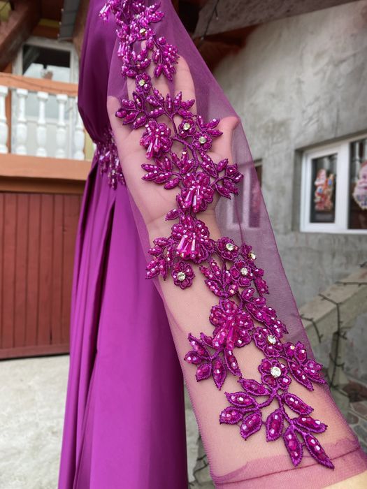 Vand rochie ocazie