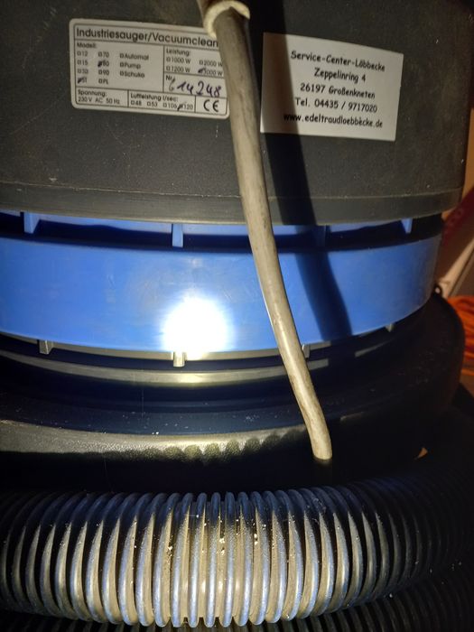 Aspirator profesional în stare bună  de funcționare se vinde