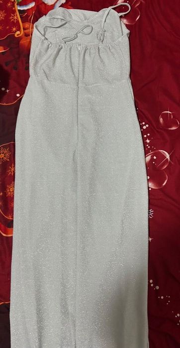 Rochie de seara cu decolteu eleganta