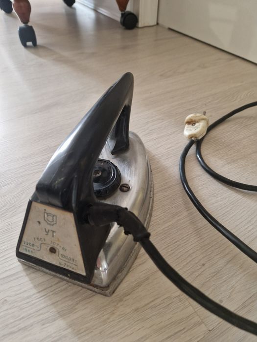 Утюг советский б/у