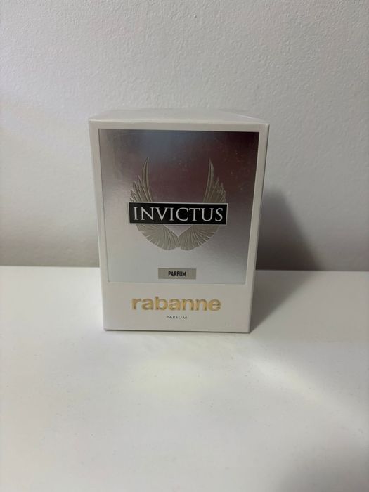Vand Parfum de barbati si femei